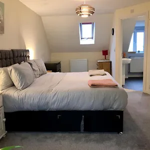 Entire 4 Bed Townhouse Holiday home